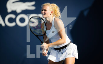 2022-03-22 - Katerina Siniakova of the Czech Republic in action against Rebecca Marino of Canada during the first round of the 2022 Miami Open, WTA Masters 1000 tennis tournament on March 23, 2022 at Hard Rock stadium in Miami, USA - 2022 MIAMI OPEN, WTA MASTERS 1000 TENNIS TOURNAMENT - INTERNATIONALS - TENNIS