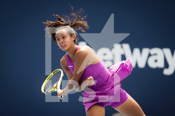 2022-03-24 - Leylah Fernandez of Canada in action against Karolina Muchova of the Czech Republic during the second round of the 2022 Miami Open, WTA Masters 1000 tennis tournament on March 24, 2022 at Hard Rock stadium in Miami, USA - 2022 MIAMI OPEN, WTA MASTERS 1000 TENNIS TOURNAMENT - INTERNATIONALS - TENNIS