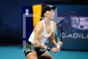 2022-03-24 - Ann Li of the United States in action against Anett Kontaveit of Estonia during the second round of the 2022 Miami Open, WTA Masters 1000 tennis tournament on March 24, 2022 at Hard Rock stadium in Miami, USA - 2022 MIAMI OPEN, WTA MASTERS 1000 TENNIS TOURNAMENT - INTERNATIONALS - TENNIS