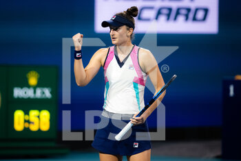 2022-03-24 - Irina-Camelia Begu of Romania in action against Aryna Sabalenka of Belarus during the second round of the 2022 Miami Open, WTA Masters 1000 tennis tournament on March 24, 2022 at Hard Rock stadium in Miami, USA - 2022 MIAMI OPEN, WTA MASTERS 1000 TENNIS TOURNAMENT - INTERNATIONALS - TENNIS