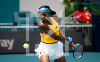 2022-03-25 - Cori Gauff of the United States in action against Qiang Wang of China during the second round of the 2022 Miami Open, WTA Masters 1000 tennis tournament on March 25, 2022 at Hard Rock stadium in Miami, USA - 2022 MIAMI OPEN, WTA MASTERS 1000 TENNIS TOURNAMENT - INTERNATIONALS - TENNIS