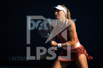 2022-03-25 - Paula Badosa of Spain in action against Marie Bouzkova of the Czech Republic during the second round of the 2022 Miami Open, WTA Masters 1000 tennis tournament on March 25, 2022 at Hard Rock stadium in Miami, USA - 2022 MIAMI OPEN, WTA MASTERS 1000 TENNIS TOURNAMENT - INTERNATIONALS - TENNIS