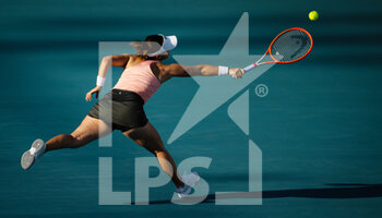 2022-03-27 - Lauren Davis of the United States in action against Petra Kvitova of the Czech Republic during her third round match at the 2022 Miami Open, WTA Masters 1000 tennis tournament on March 27, 2022 at Hard Rock stadium in Miami, USA - 2022 MIAMI OPEN, WTA MASTERS 1000 TENNIS TOURNAMENT - INTERNATIONALS - TENNIS