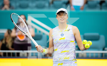 2022-03-28 - Iga Swiatek of Poland after winning her fourth round match against Cori Gauff of the United States at the 2022 Miami Open, WTA Masters 1000 tennis tournament on March 28, 2022 at Hard Rock stadium in Miami, USA - 2022 MIAMI OPEN, WTA MASTERS 1000 TENNIS TOURNAMENT - INTERNATIONALS - TENNIS