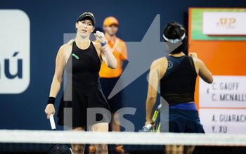 2022-03-28 - Alexa Guarachi of Chile & Yifan Xu of China playing doubles at the 2022 Miami Open, WTA Masters 1000 tennis tournament on March 28, 2022 at Hard Rock stadium in Miami, USA - 2022 MIAMI OPEN, WTA MASTERS 1000 TENNIS TOURNAMENT - INTERNATIONALS - TENNIS