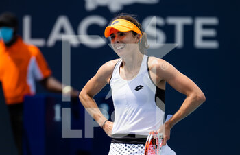 2022-03-30 - Alize Cornet of France during the doubles quarter-final of the 2022 Miami Open, WTA Masters 1000 tennis tournament on March 30, 2022 at Hard Rock stadium in Miami, USA - 2022 MIAMI OPEN, WTA MASTERS 1000 TENNIS TOURNAMENT - INTERNATIONALS - TENNIS