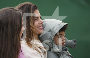 2022-04-11 - Noura Tsonga (Noura El Swekh), wife of Jo-Wilfried Tsonga of France, and their son Shugar Tsonga attend his first round match during day 2 of the Rolex Monte-Carlo Masters 2022, an ATP Masters 1000 tennis tournament on April 11, 2022, held at the Monte-Carlo Country Club in Roquebrune-Cap-Martin, France - ROLEX MONTE-CARLO MASTERS 2022, ATP MASTERS 1000 TENNIS TOURNAMENT - INTERNATIONALS - TENNIS