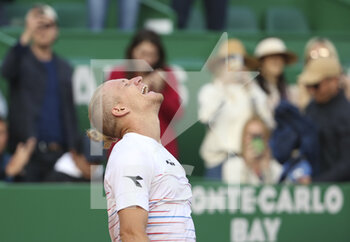 2022-04-12 - Alejandro Davidovich Fokina of Spain celebrates his second round victory over Novak Djokovic of Serbia during day 3 of the Rolex Monte-Carlo Masters 2022, an ATP Masters 1000 tennis tournament on April 12, 2022, held at the Monte-Carlo Country Club in Roquebrune-Cap-Martin, France - ROLEX MONTE-CARLO MASTERS 2022, ATP MASTERS 1000 TENNIS TOURNAMENT - INTERNATIONALS - TENNIS