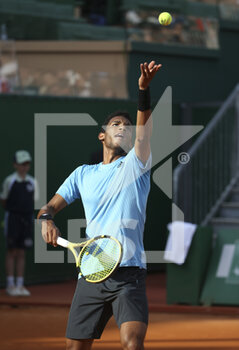 2022-04-13 - Felix Auger-Aliassime of Canada during day 4 of the Rolex Monte-Carlo Masters 2022, an ATP Masters 1000 tennis tournament on April 13, 2022, held at the Monte-Carlo Country Club in Roquebrune-Cap-Martin, France - ROLEX MONTE-CARLO MASTERS 2022, ATP MASTERS 1000 TENNIS TOURNAMENT - INTERNATIONALS - TENNIS