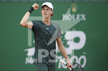 2022-04-14 - Jannik Sinner of Italia during day 5 of the Rolex Monte-Carlo Masters 2022, an ATP Masters 1000 tennis tournament on April 14, 2022, held at the Monte-Carlo Country Club in Roquebrune-Cap-Martin, France - ROLEX MONTE-CARLO MASTERS 2022, ATP MASTERS 1000 TENNIS TOURNAMENT - INTERNATIONALS - TENNIS