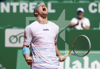 2022-04-15 - Alejandro Davidovich Fokina of Spain celebrates his victory during day 6 of the Rolex Monte-Carlo Masters 2022, an ATP Masters 1000 tennis tournament on April 15, 2022, held at the Monte-Carlo Country Club in Roquebrune-Cap-Martin, France - ROLEX MONTE-CARLO MASTERS 2022, AN ATP MASTERS 1000 TENNIS TOURNAMENT - INTERNATIONALS - TENNIS