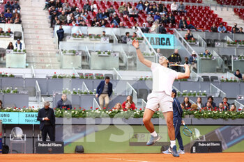 2022-04-28 - Rafael Nadal of Spain practices during the Mutua Madrid Open 2022 tennis tournament on April 28, 2022 at Caja Magica stadium in Madrid, Spain - MUTUA MADRID OPEN 2022 TENNIS TOURNAMENT - INTERNATIONALS - TENNIS