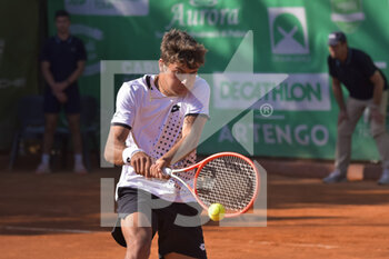 2022-04-30 - Flavio Cobolli (ITA) during the semi-final of the ATP Challenger Roma Open tennis tournament at Garden Tennis Club on April 30, 2022 in Rome, Italy - ATP CHALLENGER ROMA OPEN TENNIS TOURNAMENT - INTERNATIONALS - TENNIS