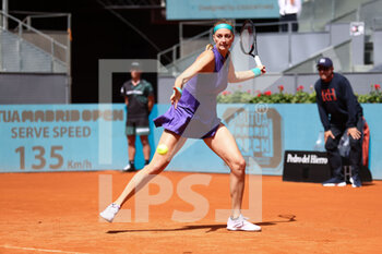 2022-04-29 - Petra Kvitova of Czech Republic in action against Jil Teichmann of Switzerland during the Mutua Madrid Open 2022 tennis tournament on April 29, 2022 at Caja Magica stadium in Madrid, Spain - MUTUA MADRID OPEN 2022 TENNIS TOURNAMENT - INTERNATIONALS - TENNIS