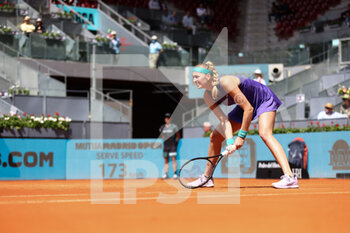 2022-04-29 - Petra Kvitova of Czech Republic in action against Jil Teichmann of Switzerland during the Mutua Madrid Open 2022 tennis tournament on April 29, 2022 at Caja Magica stadium in Madrid, Spain - MUTUA MADRID OPEN 2022 TENNIS TOURNAMENT - INTERNATIONALS - TENNIS