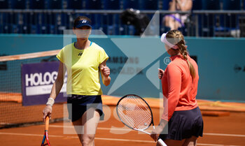 2022-04-29 - Renata Voracova of the Czech Republic & Julia Lohoff of Germany playing doubles at the Mutua Madrid Open 2022 tennis tournament on April 29, 2022 at Caja Magica stadium in Madrid, Spain - MUTUA MADRID OPEN 2022 TENNIS TOURNAMENT - INTERNATIONALS - TENNIS