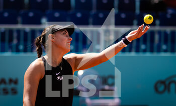 2022-04-29 - Ana Konjuh of Croatia in action against Katerina Siniakova of the Czech Republic during the first round of the Mutua Madrid Open 2022 tennis tournament on April 29, 2022 at Caja Magica stadium in Madrid, Spain - MUTUA MADRID OPEN 2022 TENNIS TOURNAMENT - INTERNATIONALS - TENNIS