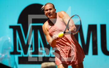 2022-05-01 - Kaia Kanepi of Estonia in action against Jessica Pegula of the United States during the second round of the Mutua Madrid Open 2022 tennis tournament on May 1, 2022 at Caja Magica stadium in Madrid, Spain - MUTUA MADRID OPEN 2022 TENNIS TOURNAMENT - INTERNATIONALS - TENNIS