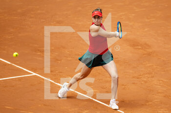 2022-05-02 - Belinda Bencic of Switzerland in action against Ons Jabeur of Tunisia during the third round of the Mutua Madrid Open 2022 tennis tournament on May 2, 2022 at Caja Magica stadium in Madrid, Spain - MUTUA MADRID OPEN 2022 TENNIS TOURNAMENT - INTERNATIONALS - TENNIS