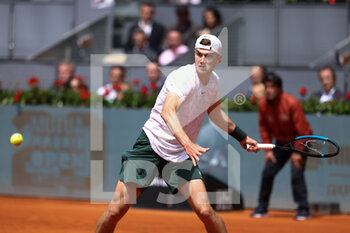 2022-05-03 - Jack Draper of Great Britain in action against Andrey Rublev of Russia during the Mutua Madrid Open 2022 tennis tournament on May 3, 2022 at Caja Magica stadium in Madrid, Spain - MUTUA MADRID OPEN 2022 TENNIS TOURNAMENT - INTERNATIONALS - TENNIS