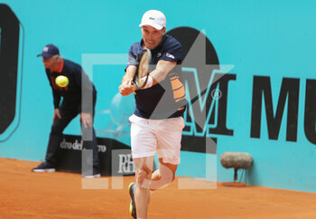 2022-05-03 - Roberto Bautista-Agut of Spain during the Mutua Madrid Open 2022 tennis tournament on May 3, 2022 at Caja Magica stadium in Madrid, Spain - MUTUA MADRID OPEN 2022 TENNIS TOURNAMENT - INTERNATIONALS - TENNIS