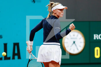2022-05-03 - Jil Teichmann of Swiss in action against Elena Rybakina of Kazakhstan during the Mutua Madrid Open 2022 tennis tournament on May 3, 2022 at Caja Magica stadium in Madrid, Spain - MUTUA MADRID OPEN 2022 TENNIS TOURNAMENT - INTERNATIONALS - TENNIS