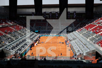 2022-05-05 - General view during the WTA match between Ekaterina Alexandrova of Russia and Ons Jabeur of Tunisia during the Mutua Madrid Open 2022 tennis tournament on May 5, 2022 at Caja Magica stadium in Madrid, Spain - MUTUA MADRID OPEN 2022 TENNIS TOURNAMENT - INTERNATIONALS - TENNIS