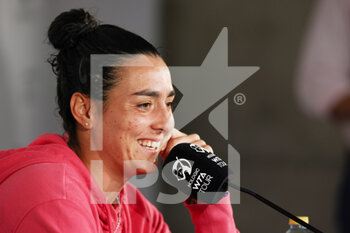 2022-05-05 - Ons Jabeur of Tunisia attends her press conference during the Mutua Madrid Open 2022 tennis tournament on May 5, 2022 at Caja Magica stadium in Madrid, Spain - MUTUA MADRID OPEN 2022 TENNIS TOURNAMENT - INTERNATIONALS - TENNIS