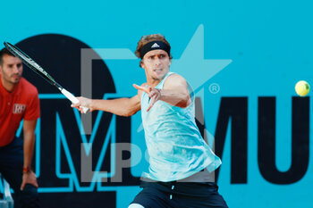 2022-05-05 - Alexander Zverev of Germany in action against Lorenzo Musetti of Italy during the Mutua Madrid Open 2022 tennis tournament on May 5, 2022 at Caja Magica stadium in Madrid, Spain - MUTUA MADRID OPEN 2022 TENNIS TOURNAMENT - INTERNATIONALS - TENNIS