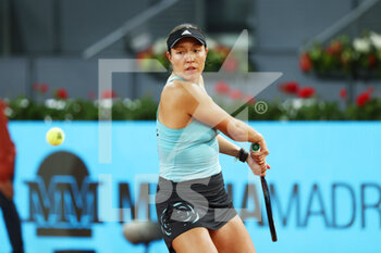 2022-05-05 - Jessica Pegula of United States in action against Jil Teichmann of Switzerland during the Mutua Madrid Open 2022 tennis tournament on May 5, 2022 at Caja Magica stadium in Madrid, Spain - MUTUA MADRID OPEN 2022 TENNIS TOURNAMENT - INTERNATIONALS - TENNIS