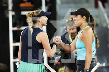 2022-05-05 - Jessica Pegula of United States and Jil Teichmann of Switzerland during the Mutua Madrid Open 2022 tennis tournament on May 5, 2022 at Caja Magica stadium in Madrid, Spain - MUTUA MADRID OPEN 2022 TENNIS TOURNAMENT - INTERNATIONALS - TENNIS