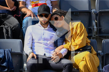 2022-05-09 - Felipe Anderson with his partner in the stands during the match of Giulio Zeppieri (ITA) and Karen Khachanov (RUS) of the ATP Master 1000 Internazionali BNL D'Italia tournament at Foro Italico on May 9, 2022 - INTERNAZIONALI BNL D'ITALIA - INTERNATIONALS - TENNIS