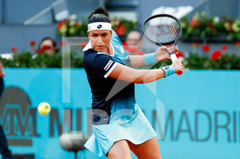 2022-05-07 - Ons Jabeur of Tunisia in action against Jessica Pegula of United States, Women's Final during the Mutua Madrid Open 2022 tennis tournament on May 7, 2022 at Caja Magica stadium in Madrid, Spain - MUTUA MADRID OPEN 2022 TENNIS TOURNAMENT - INTERNATIONALS - TENNIS
