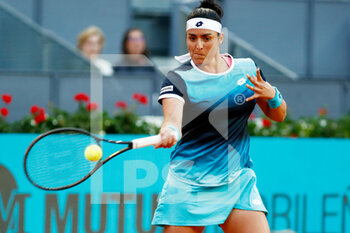 2022-05-07 - Ons Jabeur of Tunisia in action against Jessica Pegula of United States, Women's Final during the Mutua Madrid Open 2022 tennis tournament on May 7, 2022 at Caja Magica stadium in Madrid, Spain - MUTUA MADRID OPEN 2022 TENNIS TOURNAMENT - INTERNATIONALS - TENNIS