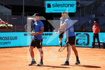 2022-05-08 - Juan Sebastian Cabal and Robert Farah of Colombia play doubles against Wesley Koolhof of The Netherlands and Neal Skupski of Great Britain, Final ATP doubles match during the Mutua Madrid Open 2022 tennis tournament on May 8, 2022 at Caja Magica stadium in Madrid, Spain - MUTUA MADRID OPEN 2022 TENNIS TOURNAMENT - INTERNATIONALS - TENNIS