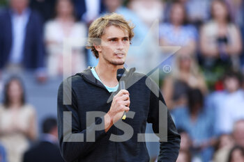 2022-05-08 - Alexander Zverev of Germany after losing against Carlos Alcaraz of Spain, Men's Final during the Mutua Madrid Open 2022 tennis tournament on May 8, 2022 at Caja Magica stadium in Madrid, Spain - MUTUA MADRID OPEN 2022 TENNIS TOURNAMENT - INTERNATIONALS - TENNIS