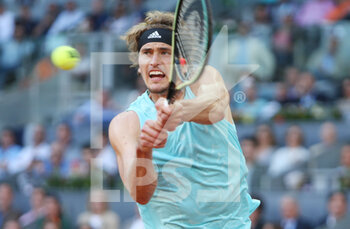 2022-05-08 - Alexander Zverev of Germany in action against Carlos Alcaraz of Spain, Final Men's ATP match during the Mutua Madrid Open 2022 tennis tournament on May 8, 2022 at Caja Magica stadium in Madrid, Spain - MUTUA MADRID OPEN 2022 TENNIS TOURNAMENT - INTERNATIONALS - TENNIS