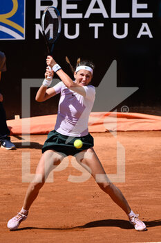 2022-05-12 - Victoria Azarenka (BLR) during the third round against Iga Swiatek (POL) of the WTA Master 1000 Internazionali BNL D'Italia tournament at Foro Italico on May 12, 2022 - INTERNAZIONALI BNL D'ITALIA - INTERNATIONALS - TENNIS