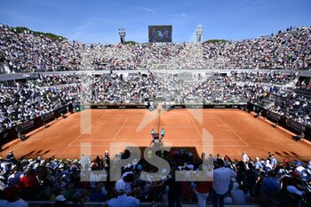 2022-05-12 - Overall view of the Center court during the third round against Jannik Sinner (ITA) of the ATP Master 1000 Internazionali BNL D'Italia tournament at Foro Italico on May 12, 2022 - INTERNAZIONALI BNL D'ITALIA - INTERNATIONALS - TENNIS