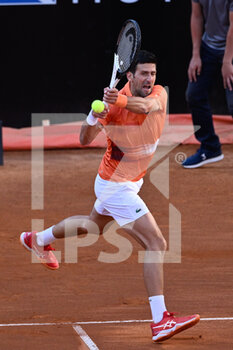 2022-05-12 - Novak Djokovic (SRB) during the third round against Stan Wawrinka (SUI) of the ATP Master 1000 Internazionali BNL D'Italia tournament at Foro Italico on May 12, 2022 - INTERNAZIONALI BNL D'ITALIA - INTERNATIONALS - TENNIS