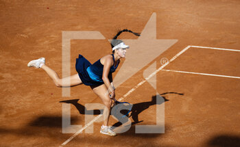 2022-05-10 - Camila Osorio of Colombia in action against Lucia Bronzetti of Italy during the first round of the Internazionali BNL d'Italia 2022, Masters 1000 tennis tournament on May 10, 2022 at Foro Italico in Rome, Italy - INTERNAZIONALI BNL D'ITALIA 2022, MASTERS 1000 TENNIS TOURNAMENT - INTERNATIONALS - TENNIS