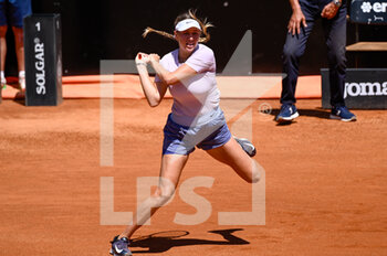 2022-05-13 - Amanda Anisimova (USA) during the quarter finals against Arena Sabalenka (BLR) of the WTA Master 1000 Internazionali BNL D'Italia tournament at Foro Italico on May 13, 2022 - INTERNAZIONALI BNL D'ITALIA - WOMEN'S QUARTER-FINALS - SABALENKA VS ANISIMOVA - INTERNATIONALS - TENNIS