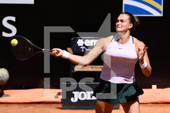 2022-05-13 - Arena Sabalenka (BLR) during the quarter finals against Amanda Anisimova (USA) of the WTA Master 1000 Internazionali BNL D'Italia tournament at Foro Italico on May 13, 2022 - INTERNAZIONALI BNL D'ITALIA - WOMEN'S QUARTER-FINALS - SABALENKA VS ANISIMOVA - INTERNATIONALS - TENNIS