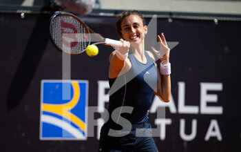2022-05-11 - Petra Martic of Croatia in action against Anett Kontaveit of Estonia during the second round of the Internazionali BNL d'Italia 2022, Masters 1000 tennis tournament on May 11, 2022 at Foro Italico in Rome, Italy - INTERNAZIONALI BNL D'ITALIA 2022, MASTERS 1000 TENNIS TOURNAMENT - INTERNATIONALS - TENNIS
