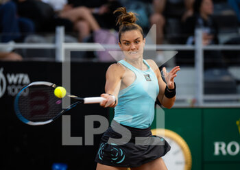 2022-05-12 - Maria Sakkari of Greece in action against Cori Gauff of the United States during the third round of the Internazionali BNL d'Italia 2022, Masters 1000 tennis tournament on May 12, 2022 at Foro Italico in Rome, Italy - INTERNAZIONALI BNL D'ITALIA 2022, MASTERS 1000 TENNIS TOURNAMENT - INTERNATIONALS - TENNIS