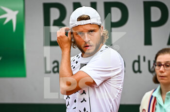 2022-05-16 - Alexandre MULLER of France during the Qualifying Day one of Roland-Garros 2022, French Open 2022, Grand Slam tennis tournament on May 16, 2022 at the Roland-Garros stadium in Paris, France - ROLAND-GARROS 2022, FRENCH OPEN 2022, GRAND SLAM TENNIS TOURNAMENT - INTERNATIONALS - TENNIS