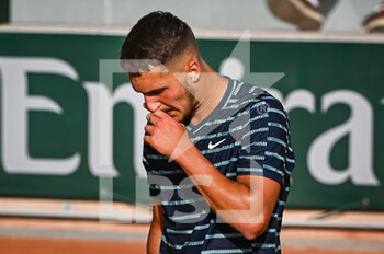 2022-05-16 - Sean CUENIN of France looks dejected during the Qualifying Day one of Roland-Garros 2022, French Open 2022, Grand Slam tennis tournament on May 16, 2022 at the Roland-Garros stadium in Paris, France - ROLAND-GARROS 2022, FRENCH OPEN 2022, GRAND SLAM TENNIS TOURNAMENT - INTERNATIONALS - TENNIS