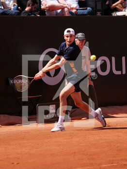 2022-05-16 - Ugo Humbert (FRA) in action against Gregoire Barrere (FRA) during the round of 32 at the Open Parc Auvergne-Rhone-Alpes Lyon 2022, ATP 250 Tennis tournament on May 16, 2022 at Parc de la Tete d'Or in Lyon, France - OPEN PARC AUVERGNE-RHONE-ALPES LYON 2022, ATP 250 TENNIS TOURNAMENT - INTERNATIONALS - TENNIS
