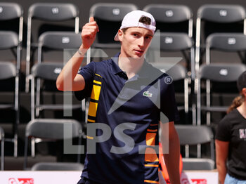 2022-05-16 - Ugo Humbert (FRA) reacts after winning against Gregoire Barrere (FRA) during the round of 32 at the Open Parc Auvergne-Rhone-Alpes Lyon 2022, ATP 250 Tennis tournament on May 16, 2022 at Parc de la Tete d'Or in Lyon, France - OPEN PARC AUVERGNE-RHONE-ALPES LYON 2022, ATP 250 TENNIS TOURNAMENT - INTERNATIONALS - TENNIS