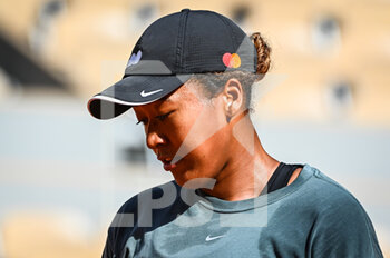 2022-05-17 - Noami OSAKA of Japan during a training session of Roland-Garros 2022, French Open 2022, Grand Slam tennis tournament on May 17, 2022 at the Roland-Garros stadium in Paris, France - ROLAND-GARROS 2022, FRENCH OPEN 2022, GRAND SLAM TENNIS TOURNAMENT - INTERNATIONALS - TENNIS